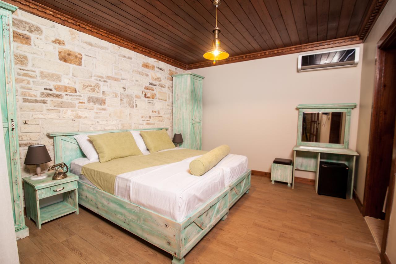 1922 Hotel Yenifoca Bagian luar foto