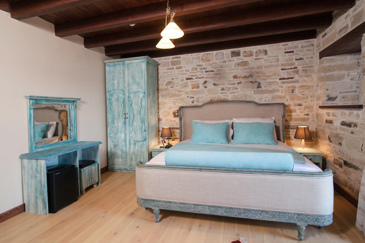 1922 Hotel Yenifoca Bagian luar foto