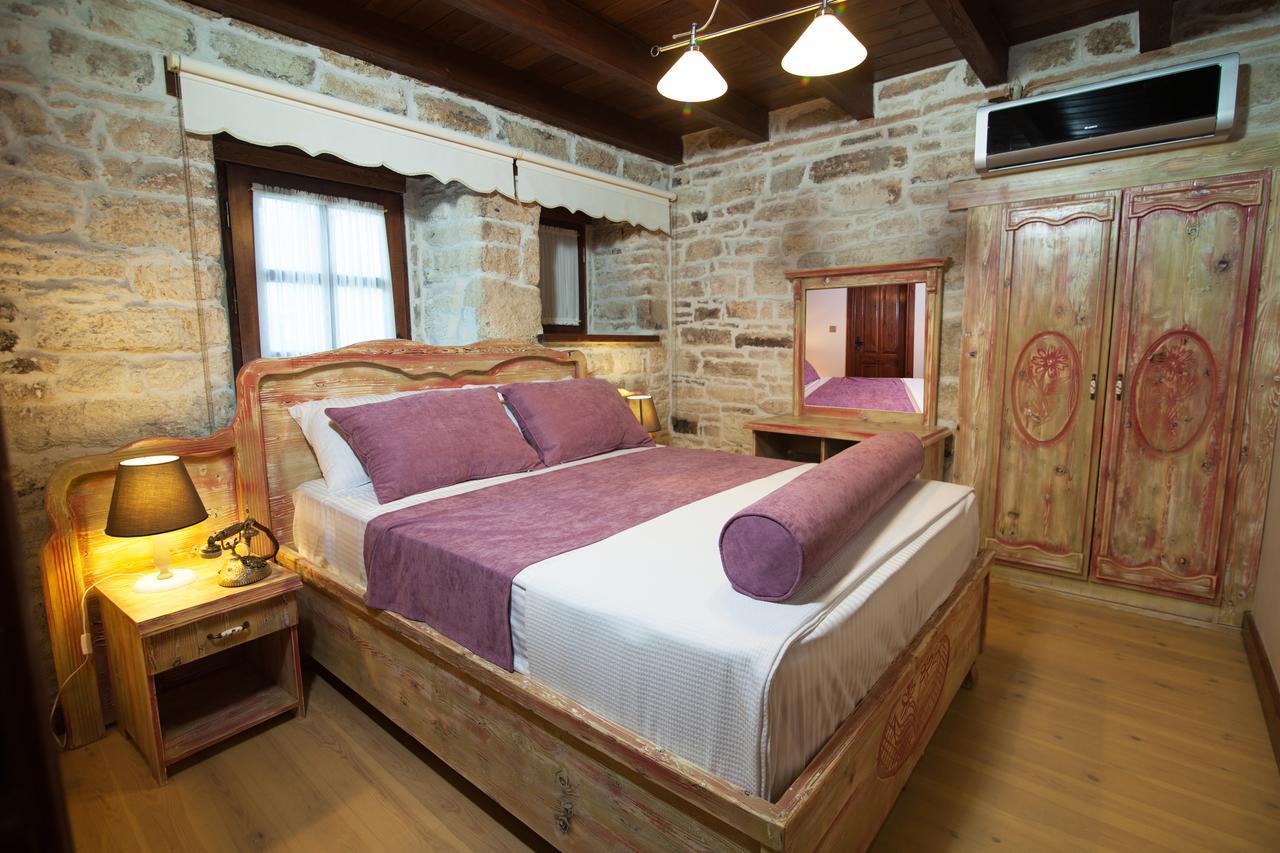 1922 Hotel Yenifoca Bagian luar foto